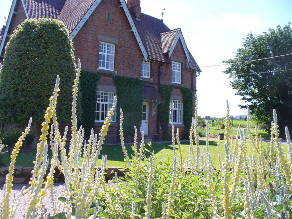 New Hall Farm Ellesmere Port Esterno foto